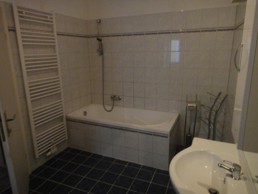 Badezimmer mit Wanne Wohnung 2