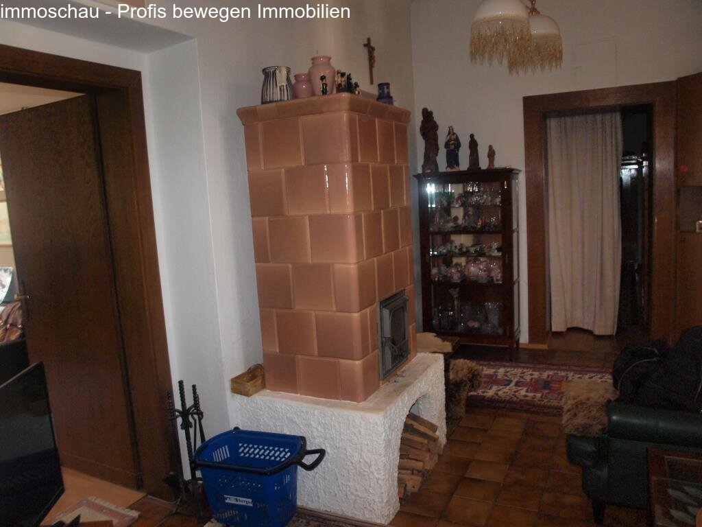 Vorzimmer mit Kachelofen