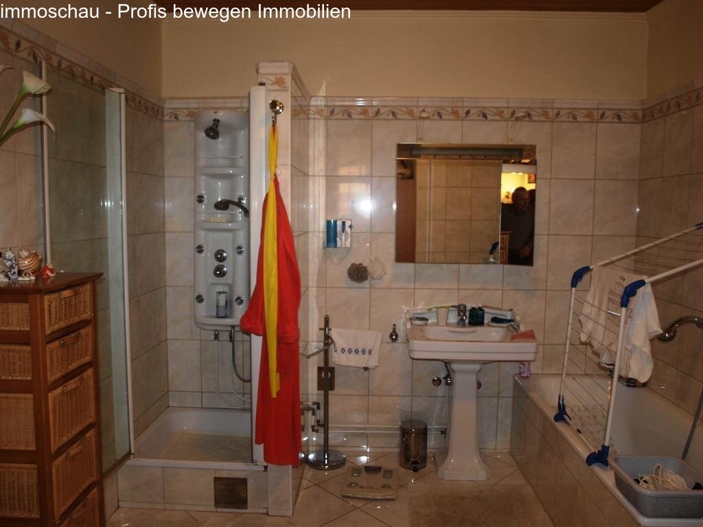 Sehr großes Badezimmer Bild1
