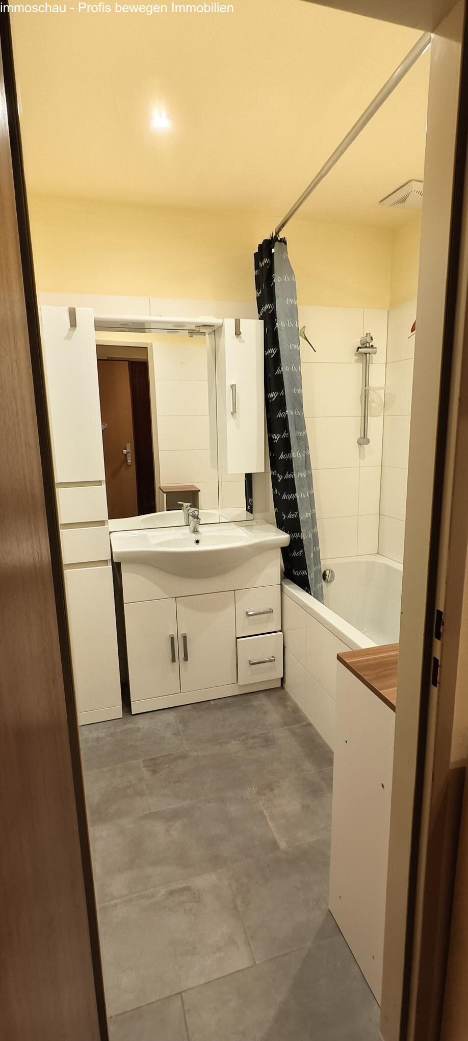 Bad mit Wanne