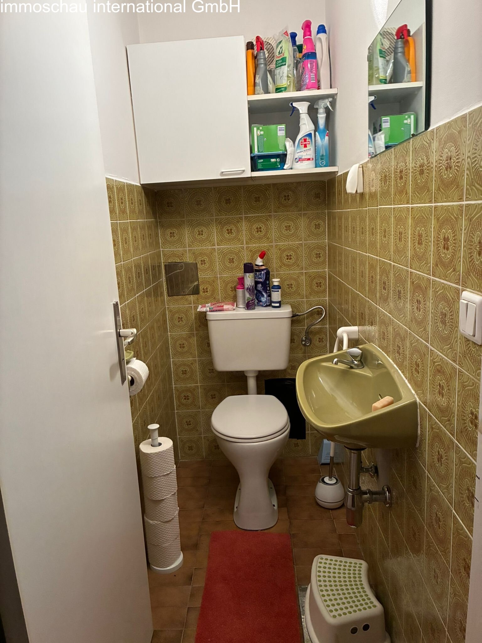 WC mit Handwaschbecken