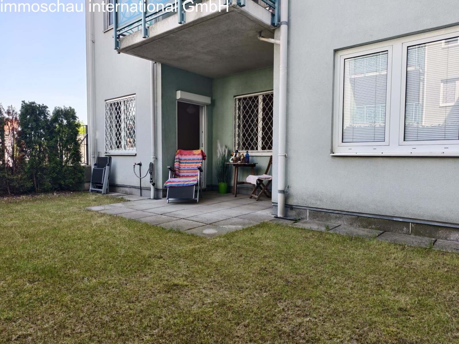 Blickrichtung vom Garten zur Wohnung