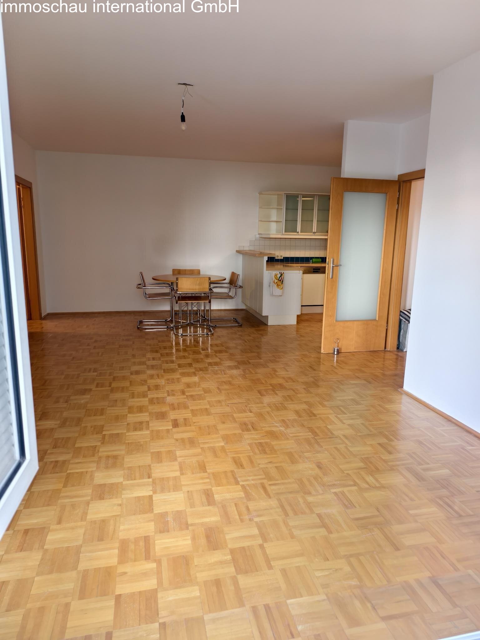 Wohnzimmer mit Essplatz
