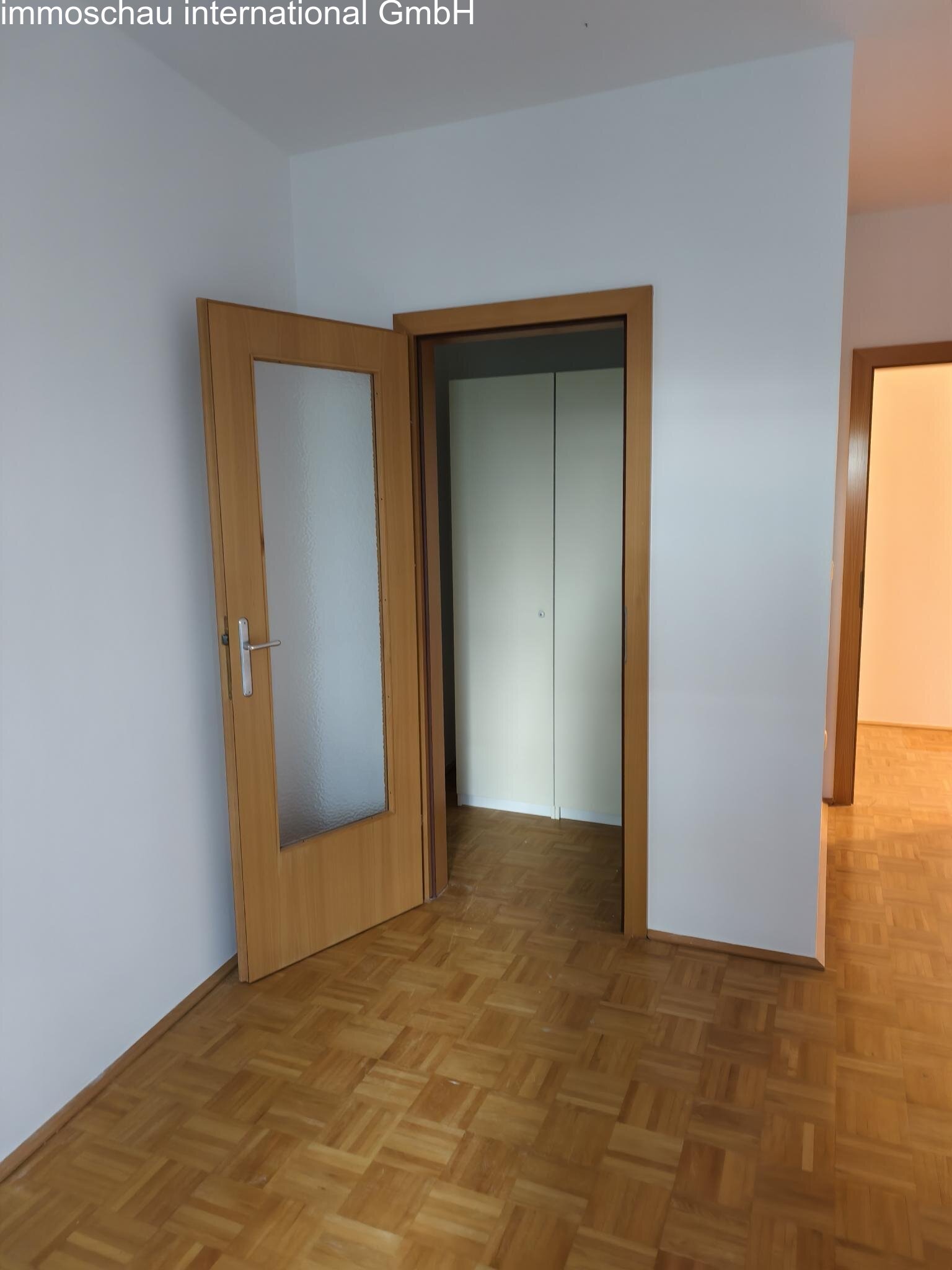 Schrankraum in Gästezimmer
