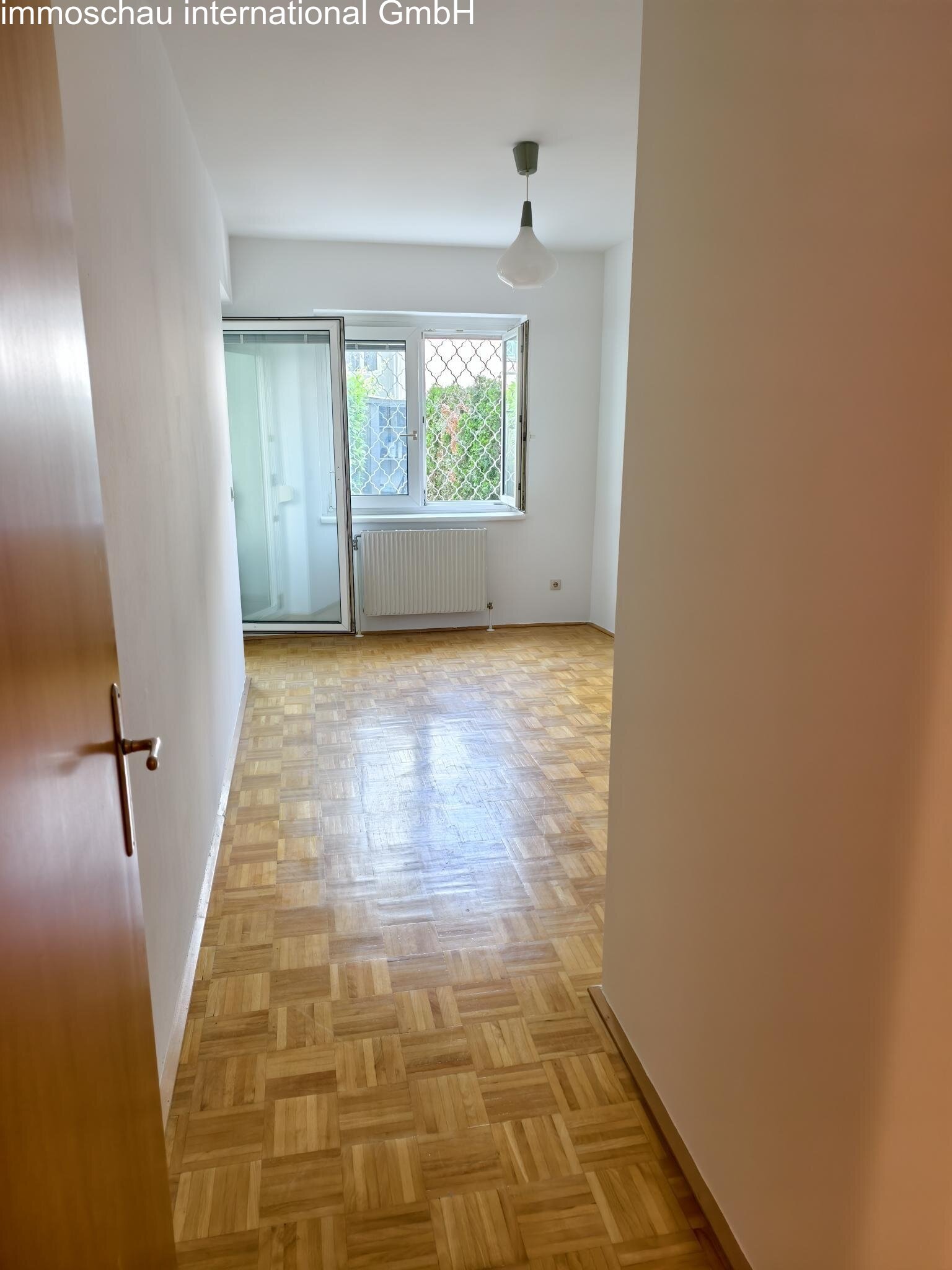 Blick vom Gang ins Gästezimmer